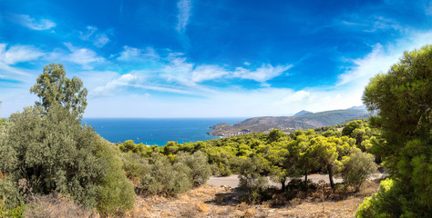 Fototapeta na wymiar Panoramic landscape of Aegina island