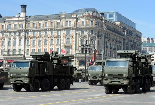  Pantsir-S1 (SA-22 "Greyhound") is a combined short to medium range surface-to-air missile and anti-aircraft artillery weapon system.