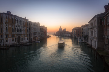 Obraz na płótnie Canvas Sunrise on Grand Canal in Venice
