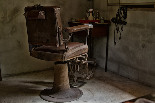 Old Barber Chair,retro Style