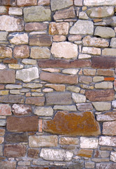 Alte unregelmäßige Steinmauer 