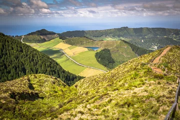 Foto op Aluminium Walking path leading to a view on the lakes of Sete Cidades, Azo © Lukasz Janyst