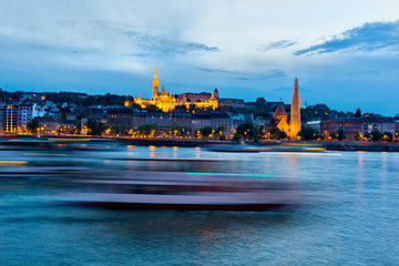 Fototapeta premium Danube in Budapest by night