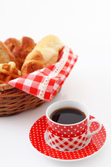 おいしそうなパンとコーヒー