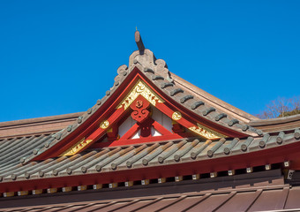 Fototapeta na wymiar Japanese roof top art in temple