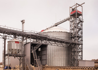 Fototapeta na wymiar silo for storing grain