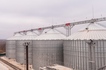 silo for storing grain