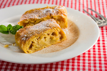apple strudel