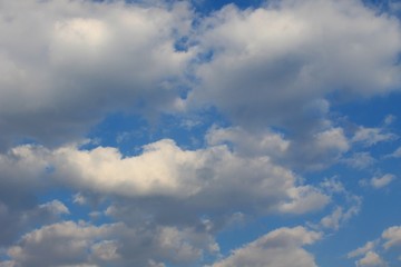 Fototapeta na wymiar White clouds in blue sky 
