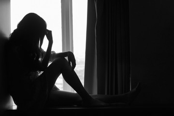  Broken hearted woman is crying,silhouette,Valentines day concep