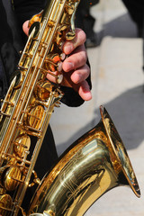 Sax street playing
