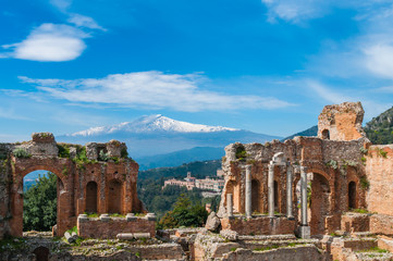 Griechisch-römisches Theater in Taormina; Sizilien; Italien - obrazy, fototapety, plakaty