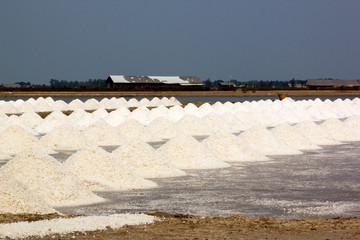 Bring together the salt pile