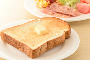 朝食のトースト