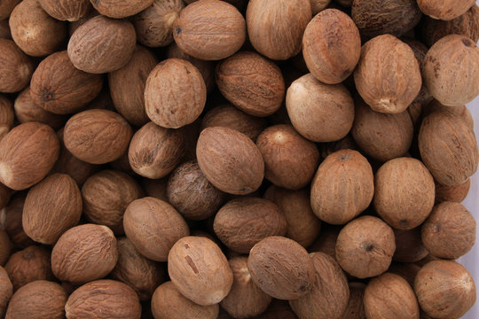 Fototapeta whole nutmeg spice