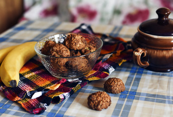 Oatmeal cookies with banana and chocolate