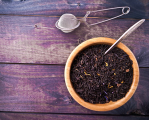 Dried tea leaves in bowl