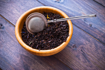 Dried tea leaves in bowl