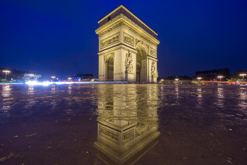Fototapeta premium Arc de Triomphe at night