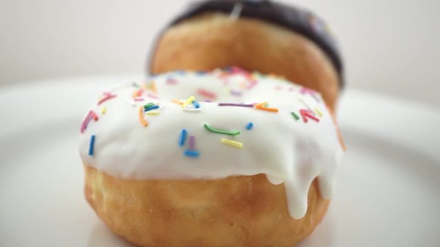 Donuts in round slow motion