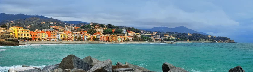 Fototapeten tolle Aussicht auf Celle Ligure in Italien © pavlobaliukh