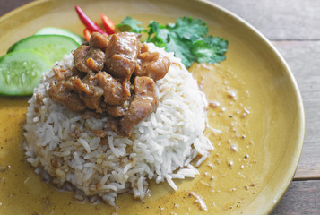 rice chicken with brown sauce