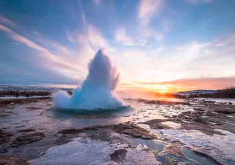 Fototapete Nordlichter Geysir Strokkur in Island, Ausbruch