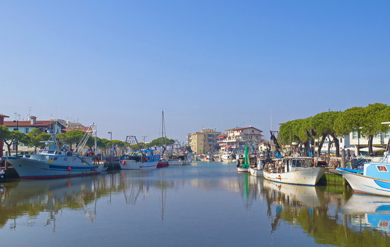 Der Fischerhafen von Caorle / Venetien / Italien