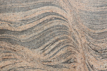 Détail d'une tombe en granite dans le cimetière du Montparnasse à Paris