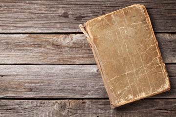 Obraz premium Vintage book on wood