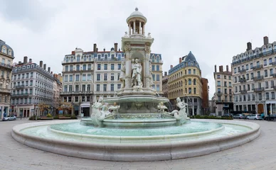 Crédence de douche en verre acrylique avec photo Fontaine La fontaine d& 39 eau sur la place des Jacobins à Lyon, France