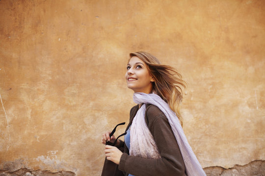 Strolling Sty รูปภาพStrolling – เลือกดูภาพถ่ายสต็อก เวกเตอร์ และวิดีโอ1,011,487 ...