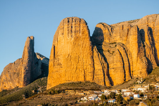 รูปภาพMallos เลือกดูภาพถ่ายสต็อก เวกเตอร์ และวิดีโอ1,402 Adobe Stock