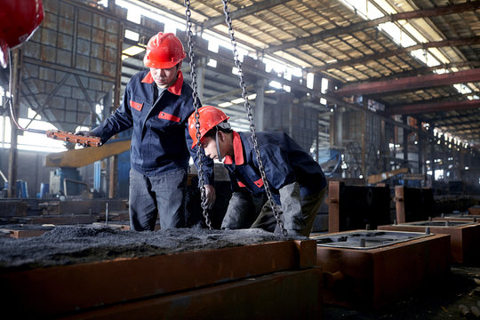 Working in cast iron foundry