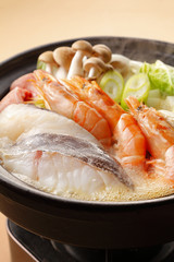 海鮮　寄せ鍋　Japanese seafood hot pot