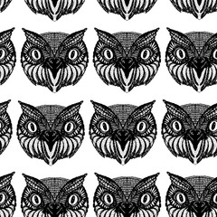 Owl head. Doodle hand drawn. Seamless patern black on white background