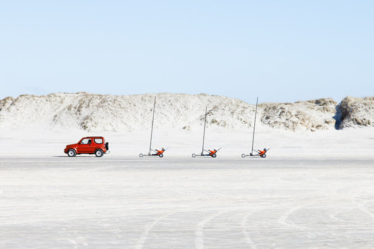 Kite buggies, Sankt Peter Ording, Schleswig Holstein, Germany
