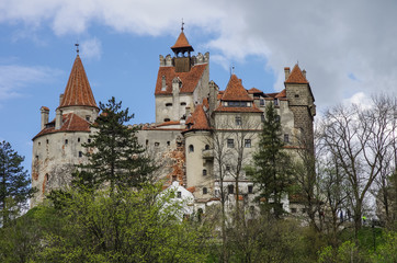 Fototapeta na wymiar Bran Castle, guarded in the past the border between Wallachia and Transylvania. It is also known for the myth of Dracula. Romania.