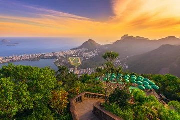 Photo sur Plexiglas Copacabana, Rio de Janeiro, Brésil Vue du coucher du soleil depuis le Corcovado de Lagoa Rodrigo de Freitas, Ipanema et Leblon à Rio de Janeiro, Brésil