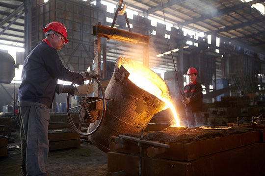 Working in cast iron foundry