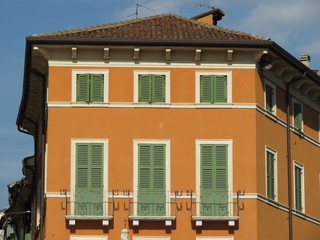 Fototapeta na wymiar Traditional Italian house in Verona