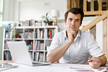 Obraz premium Male architect in office