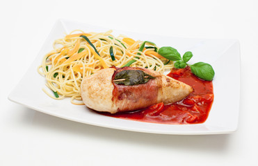 Hähnchenbrustfilet Saltimbocca mit Gemüsespaghetti