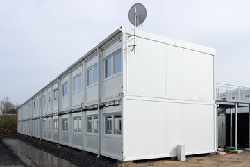 Baustelle einer Flüchtlingsunterkunft in Waghäusel Wiesental Deutschland mit Container Asyl Unterkunft Asylbewerberheim