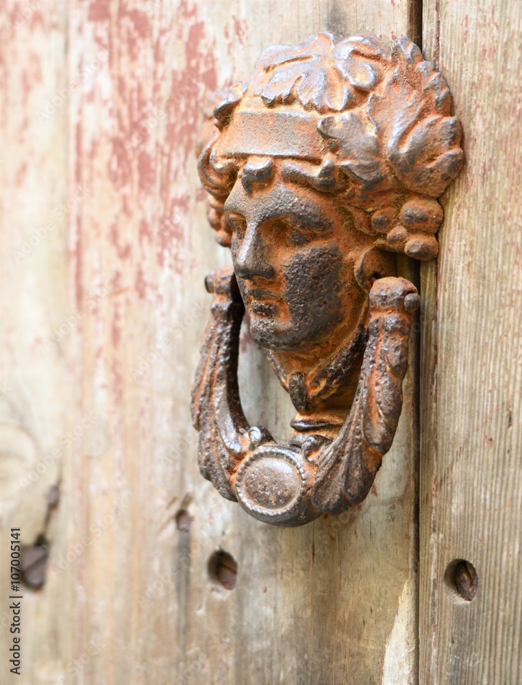 1000_F_107005141_Dw6bC8n1uVRuo505LANFdmE1YpMXje0m.jpg