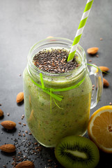 Green smoothie with seeds