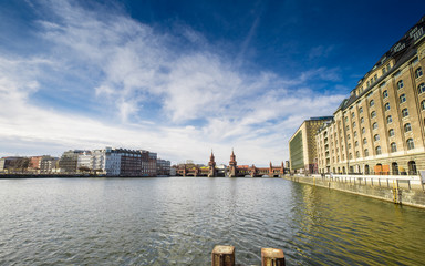 Obraz premium Berlin, Oberbaumbruecke from far away