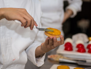 making cake's with cream