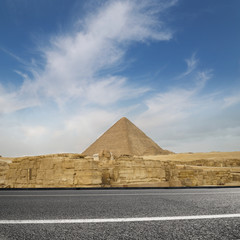 highway near the pyramids and the sphinx,in Cairo, Egypt