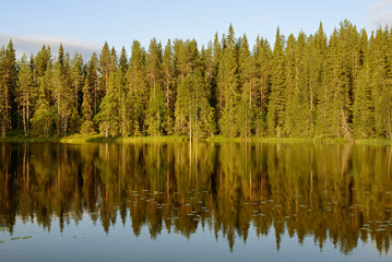 Fototapeta na wymiar Northern Finland. Reflection